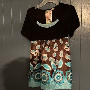 XL girl Fresh Brewed baby doll top. Pit to pit is 17”. Shoulder to hem is is 26”
